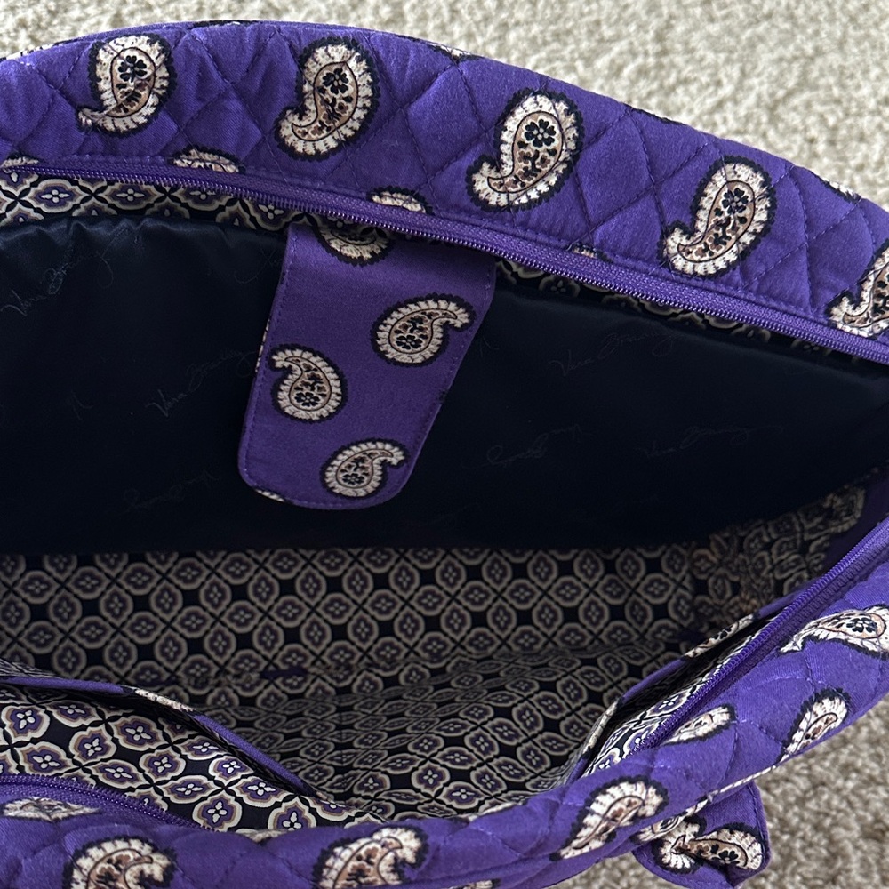 New Vera Bradley Metropolitan Simply Violet Quilted Travel Bag with Floral Trim - Picture 4 of 4